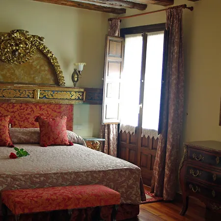 Alcazar Hotel
