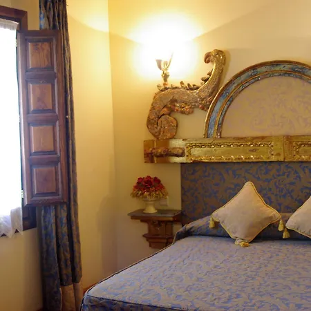 Alcazar Hotel 4*